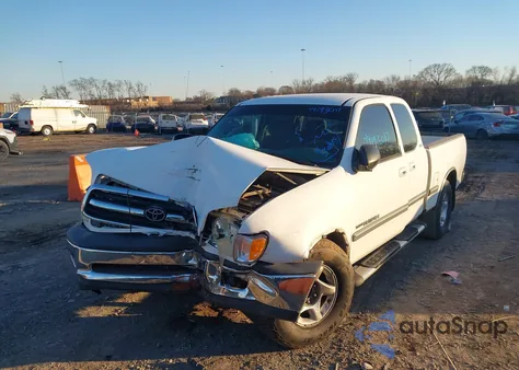 2002 Toyota Tundra Sr5 V8 z USA, uszkodzony, nr VIN 5TBRT34142S298323